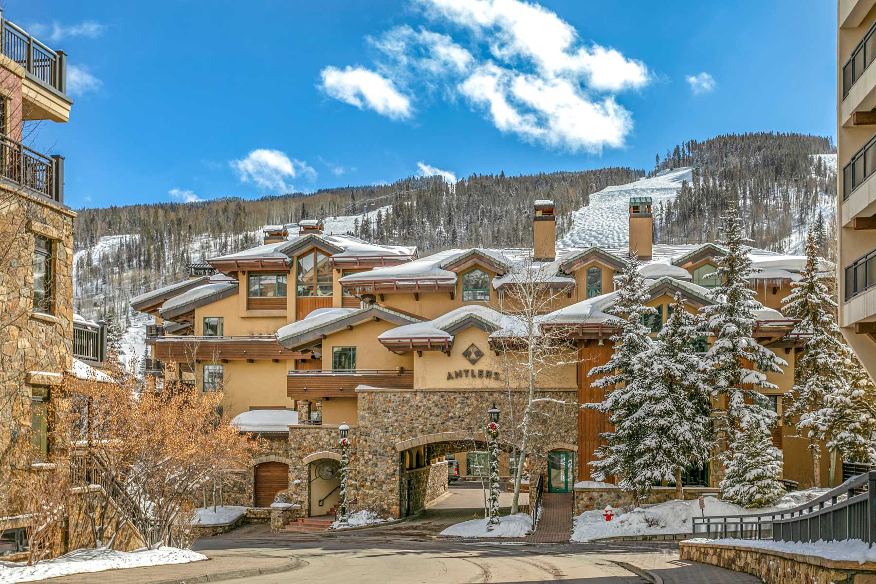 Antlers At Vail Hotel Celebrates 50 Years Of Amenities Packed Colorado   Antlers Building Winter 2022 Smaller 